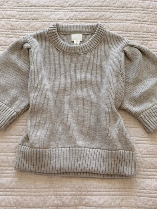 H&M Tops - H&M Beige Sweater Short Sleeve